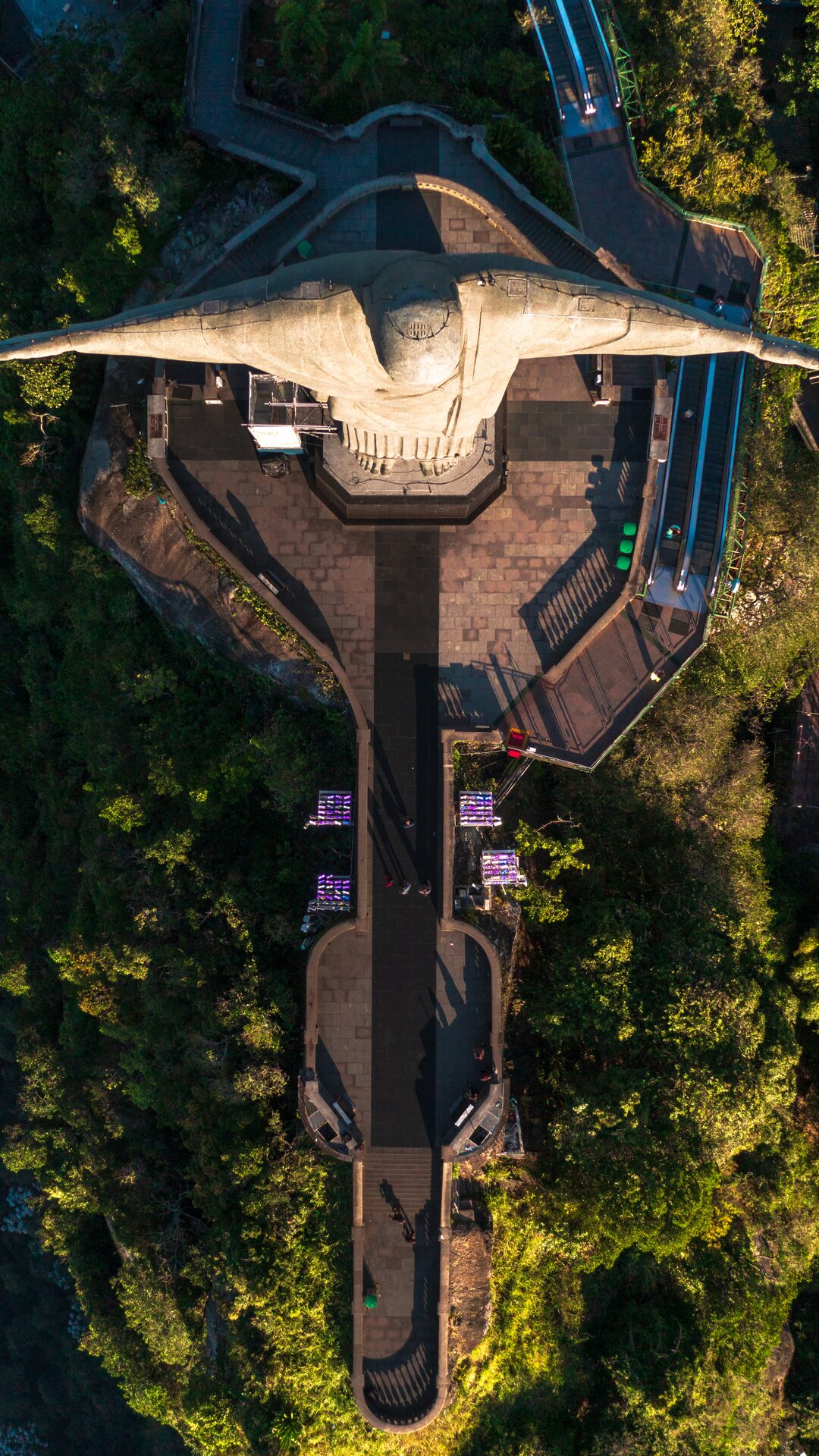 Cristo Redentor visto de cima por drone